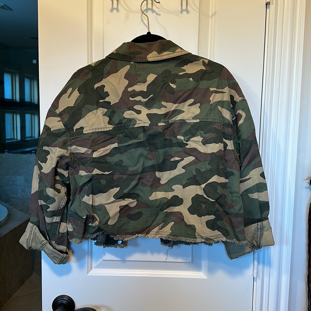 Cropped Military Jacket - Picture 3 of 3
